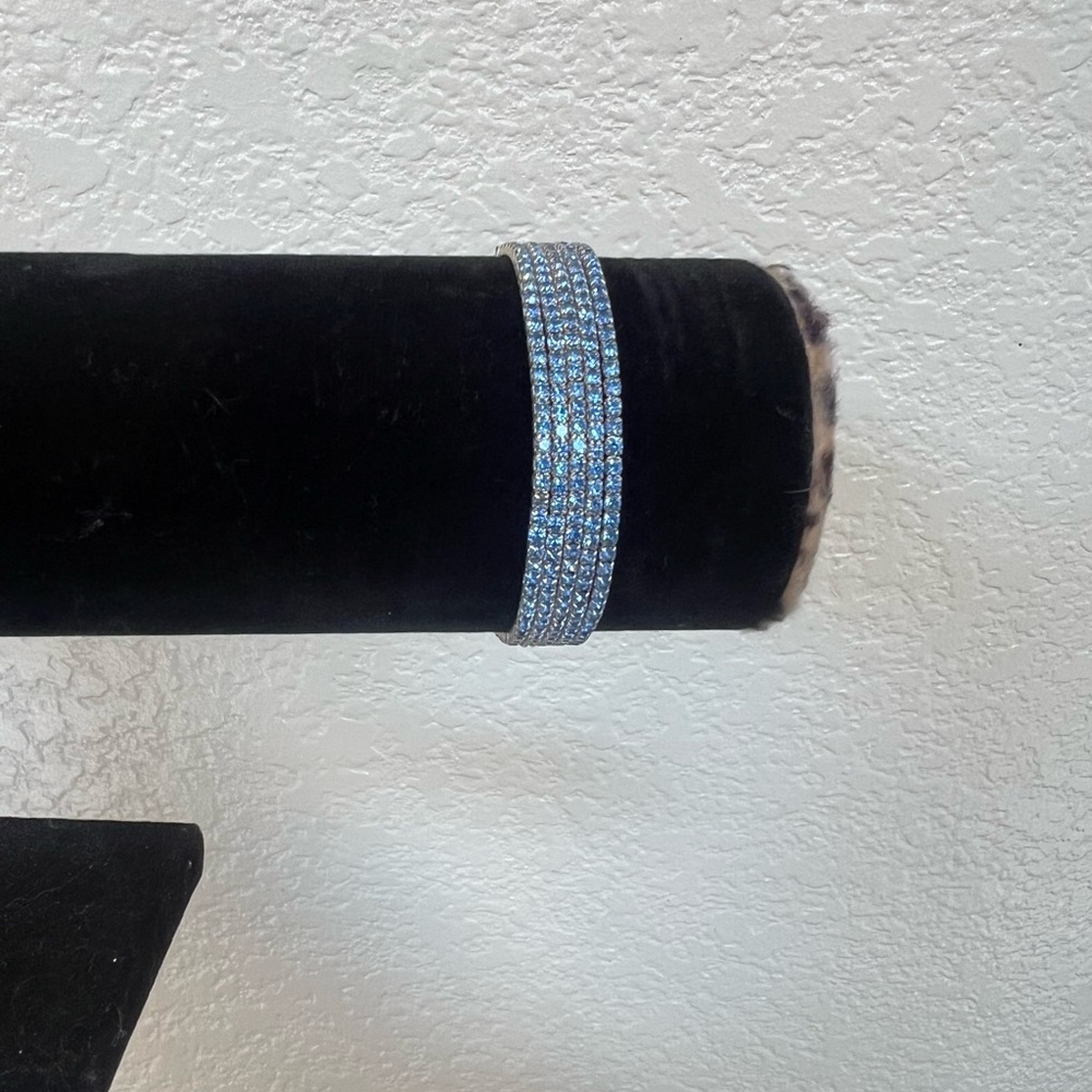 Elegant Blue Bracelet